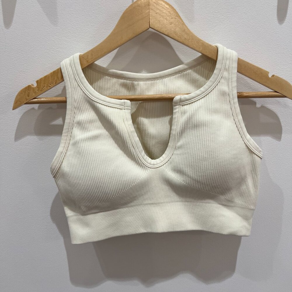 4 Piece Ribbed Ivory Amazon Workout Set | Women's Size M - Picture 6 of 11